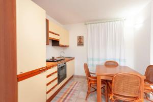 Kuchyň nebo kuchyňský kout v ubytování Taverna Perla Marina 3