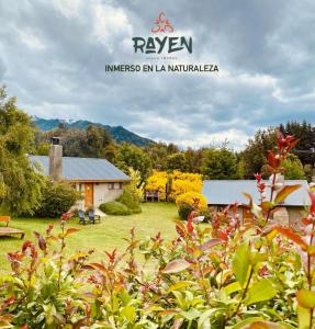 an image of a yard with a house at Cabañas Rayen in Villa Traful