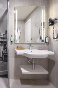 Ein Badezimmer in der Unterkunft Hesperia Murcia Centro