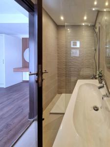 Koupelna v ubytování Axxodia- Apartments In Cairo Festival City