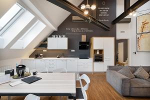 Una cocina o kitchenette en MOOo Downtown