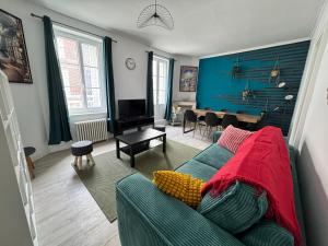 TV/trung tâm giải trí tại Le Nid des Saveurs