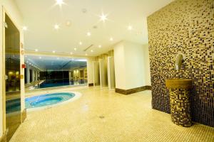 Bazén v ubytování Hotel Monarque Cendrillón nebo v jeho okolí