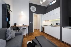 Una cocina o kitchenette en MOOo Downtown