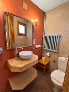 Koupelna v ubytování Hotel Prats