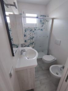 Ένα μπάνιο στο Villa laura