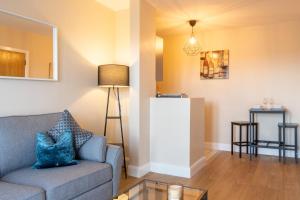 Ruang duduk di GuestReady - Charming flat in Phibsborough