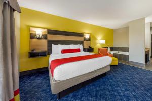 Voodi või voodid majutusasutuse Best Western Plus Midwest City Inn & Suites toas