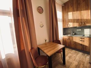 Kuchyň nebo kuchyňský kout v ubytování Kompletně vybavené studio u divadla - Wi-Fi zdarma