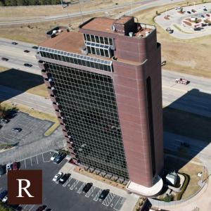 vista aerea di un edificio di mattoni rossi di Urban Hideaway - 201 a Tulsa
