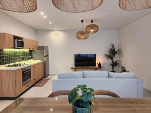 Η κουζίνα ή μικρή κουζίνα στο Amazonia Tropical Elegance in Gemayze