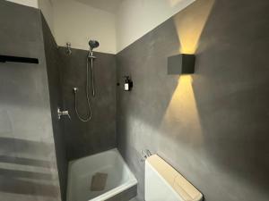 Et badeværelse på Beachfront Escape - Teil der HolidayEscapes Kollektion