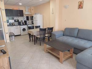 Kuchyň nebo kuchyňský kout v ubytování Renta BG Apartments in Tsarevo