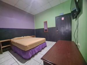 TV a/nebo společenská místnost v ubytování La Colonia Cama Matrimonial mas piscina