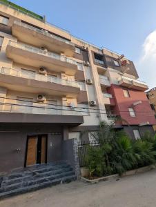 Το κτήριο όπου στεγάζεται  το διαμέρισμα