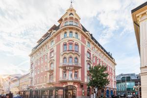 The building in which a szállodákat is located