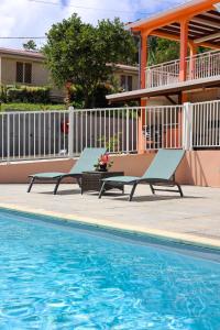 Hồ bơi trong/gần Villa Quenette au François