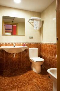 Et badeværelse på Hostal RIO SELMO