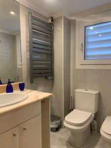 Kúpeľňa v ubytovaní Apartamento Jaume II Palamós + 20 fotografií