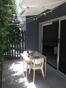 Patio nebo venkovní prostory v ubytování Location, location, location - modern studio