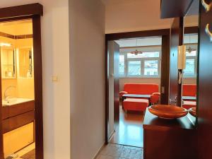 Kúpeľňa v ubytovaní Cozy 1 bed top floor apartment in the Old town Bratislava