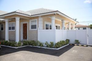 Το κτήριο όπου στεγάζεται  η παραθεριστική κατοικία