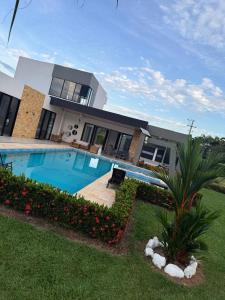 Πισίνα στο ή κοντά στο Quinta La Bonita Restrepo-Meta