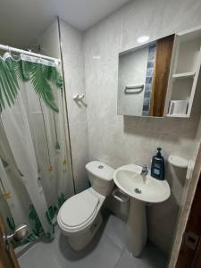 Ένα μπάνιο στο Beautiful Ocean view apartment