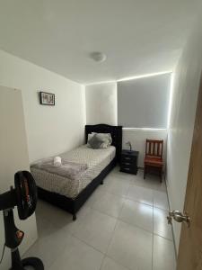 Ένα ή περισσότερα κρεβάτια σε δωμάτιο στο Beautiful Ocean view apartment +9 φωτογραφίες