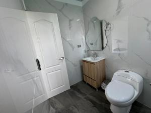 Bilik mandi di Quinta La Bonita Restrepo-Meta