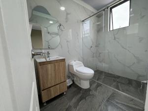 Bilik mandi di Quinta La Bonita Restrepo-Meta