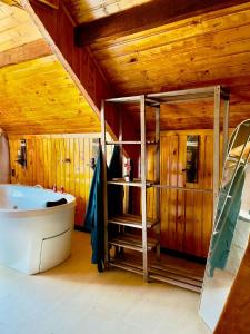 Koupelna v ubytování La Catedral Chalés