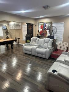 Khu vực ghế ngồi tại The Marlowe, A Couples Getaway