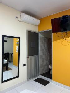 TV a/nebo společenská místnost v ubytování Vanko Hotel