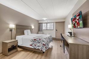 Voodi või voodid majutusasutuse Red Roof Inn Parsippany toas