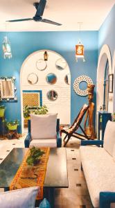 The Coral House Homestay by the Taj的休息区
