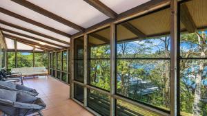 'The Treehouse On Hardys' by Accom Holidays外面的花园