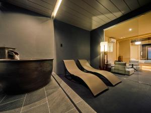 Posezení v ubytování KONJAKUSO OSAKA TSUTENKAKU MUSHIBUROYA Sauna Villa + 82 fotografií