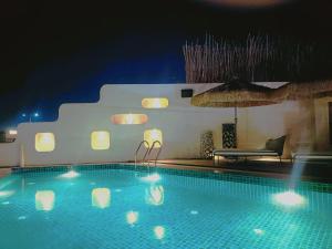 AVA Hotel Chandigarh Zirakpur内部或周边的泳池
