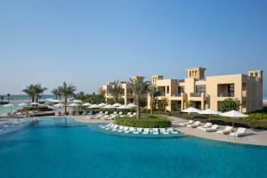Πισίνα στο ή κοντά στο Sofitel Al Hamra Beach Resort