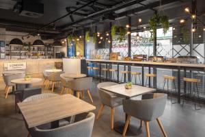 Lounge nebo bar v ubytování Four Points Flex by Sheraton London Shoreditch East