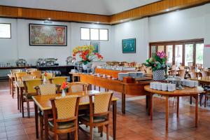 Restaurace v ubytování Lembah Ciater Resort Managed by Sahid