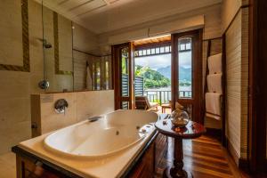 Koupelna v ubytování Hilton Seychelles Northolme Resort & Spa