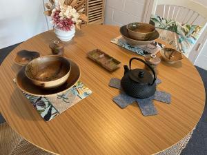 White Rabbit Mountain Guest House的咖啡和沏茶工具