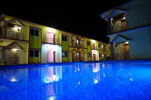 Bazén v ubytování Shri Katyayani Palace nebo v jeho okolí