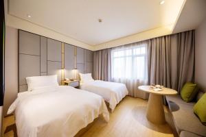 Gallery image of Ji Hotel Shanghai The Bund Jinling East Road in Shanghai