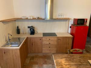 A kitchen or kitchenette at Agriturismo Tamellini