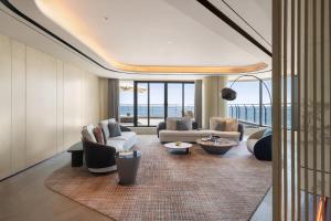 Posezení v ubytování Qinhuangdao Marriott Resort