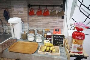 Feel Good Hostel bk的厨房或小厨房