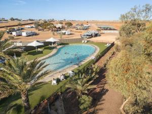 Bazén v ubytování BIG4 Stuart Range Outback Resort nebo v jeho okolí